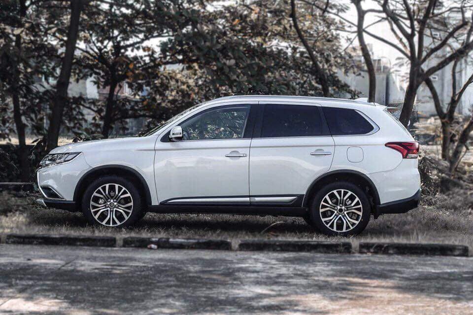 Mitsubishi Outlander 2.0 CVT 2018 - " Mitsubishi Vinh " Chuyên bán Outlander 2.0 năm 2018, màu trắng, trả trước 180 triệu, LH Yến: 0968.660.828