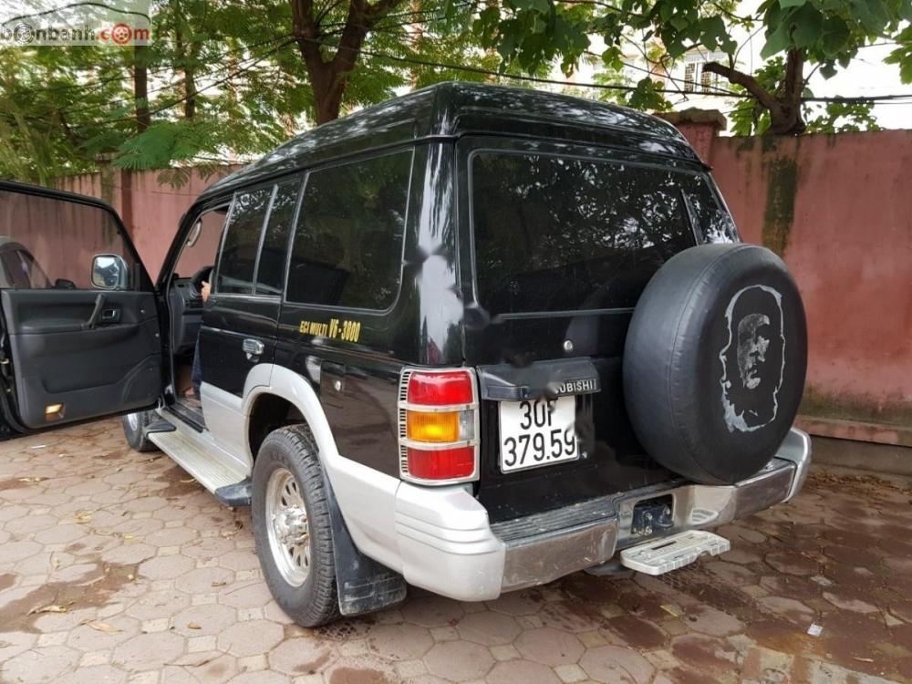 Mitsubishi Pajero 2004 - Cần bán Mitsubishi Pajero năm 2004, màu đen, giá 216tr