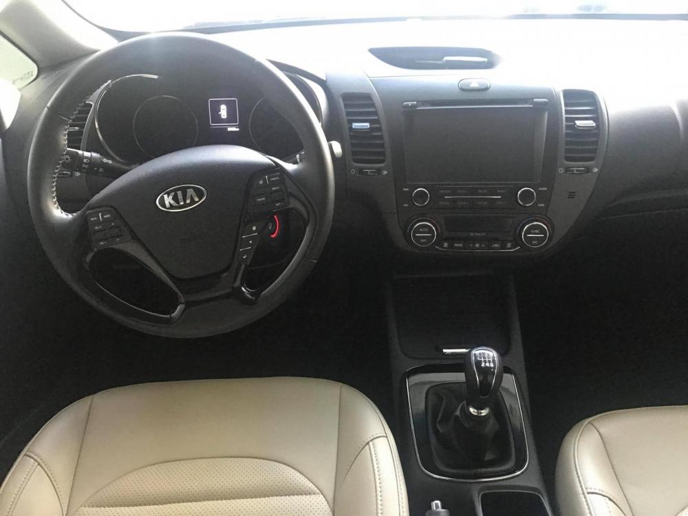 Kia Cerato 1.6MT 2018 - Cần bán Kia Cerato 1.6MT đời 2018, màu trắng