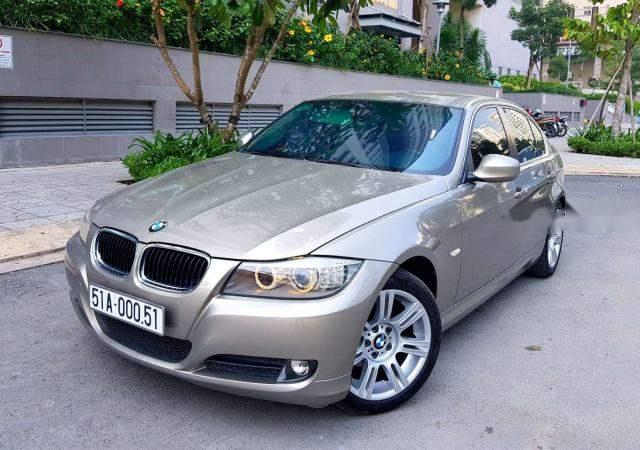 BMW 3 Series  320i 2010 - Cần bán xe BMW 320i đời 2010, màu bạc, nhập khẩu nguyên chiếc