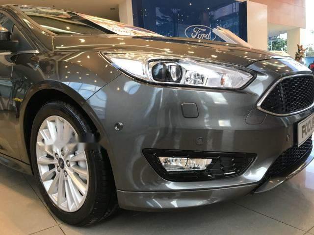 Ford Focus 1.5L Titanium AT 2018 - Bán xe Ford Focus 1.5L Titanium AT đời 2018, màu xám