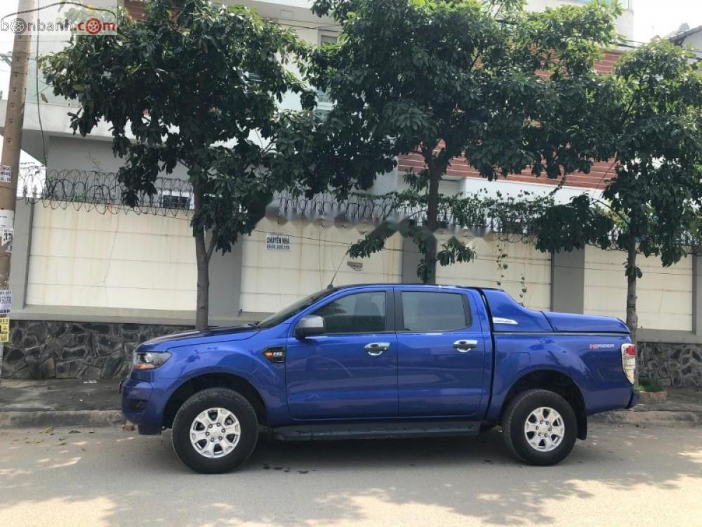 Ford Ranger XLS 2.2L 4x2 AT 2015 - Bán Ford Ranger XLS 2.2L 4x2 AT đời 2015, màu xanh lam, nhập khẩu số tự động