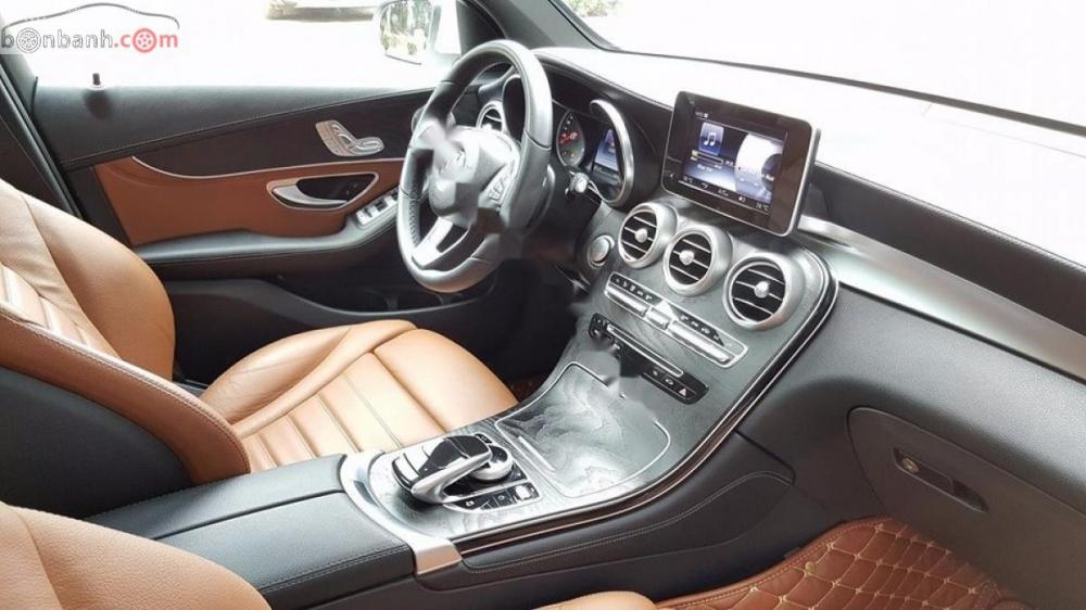 Mercedes-Benz GLC-Class GLC 300 4Matic 2018 - Bán Mercedes GLC 300 4Matic sản xuất năm 2018, màu trắng