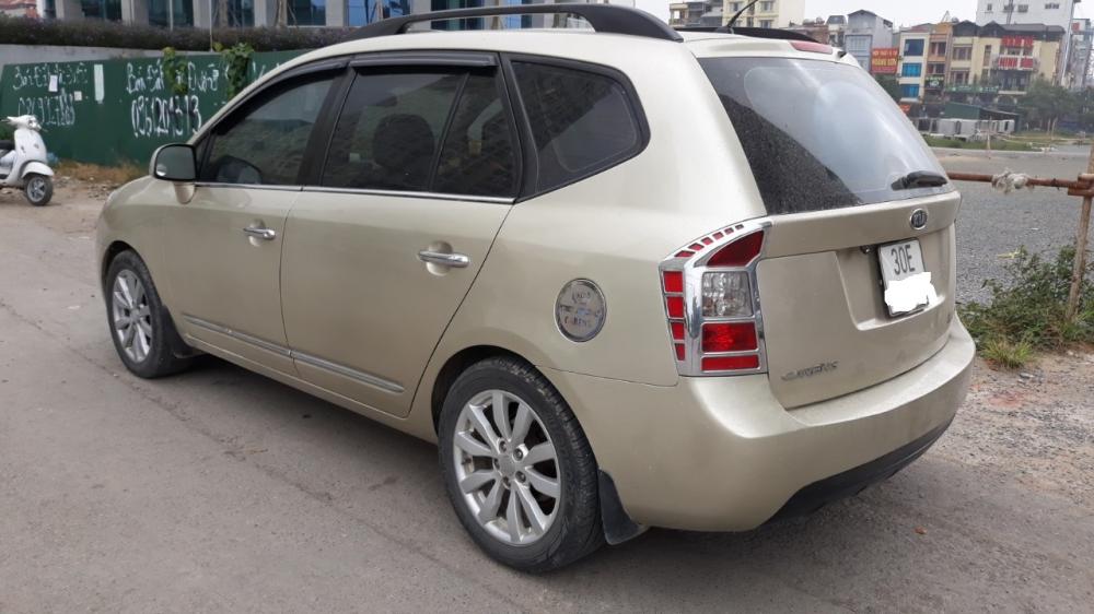 Kia Carens EX 2011 - Cần bán Kia Carens đời 2011, bản đủ, máy 2.0, cửa nóc, màu vàng cát