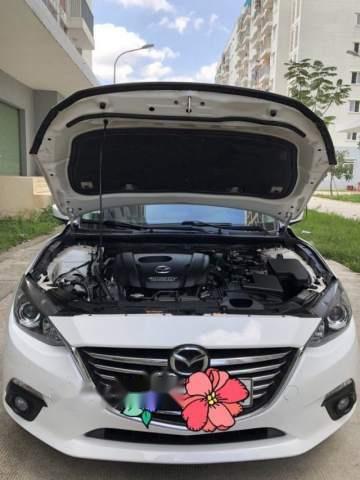 Mazda 3 2016 - Cần bán gấp Mazda 3 sản xuất 2016, màu trắng, 618 triệu