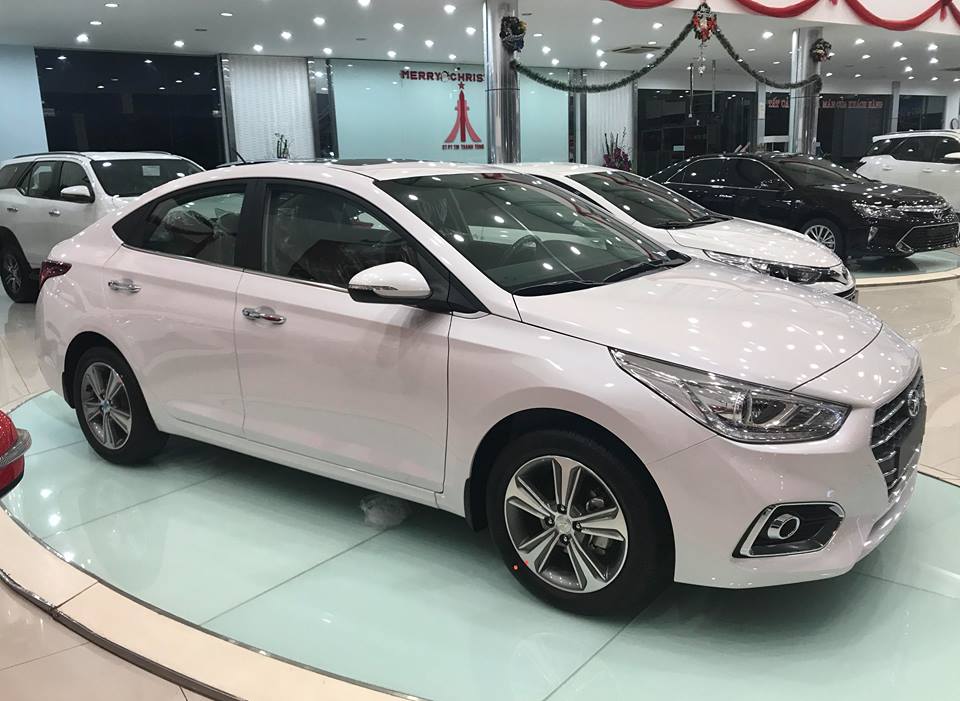 Hyundai Accent   2018 - Bán xe Hyundai Accent bản đặc biệt, màu trắng - xe giao ngay tại Nam Định