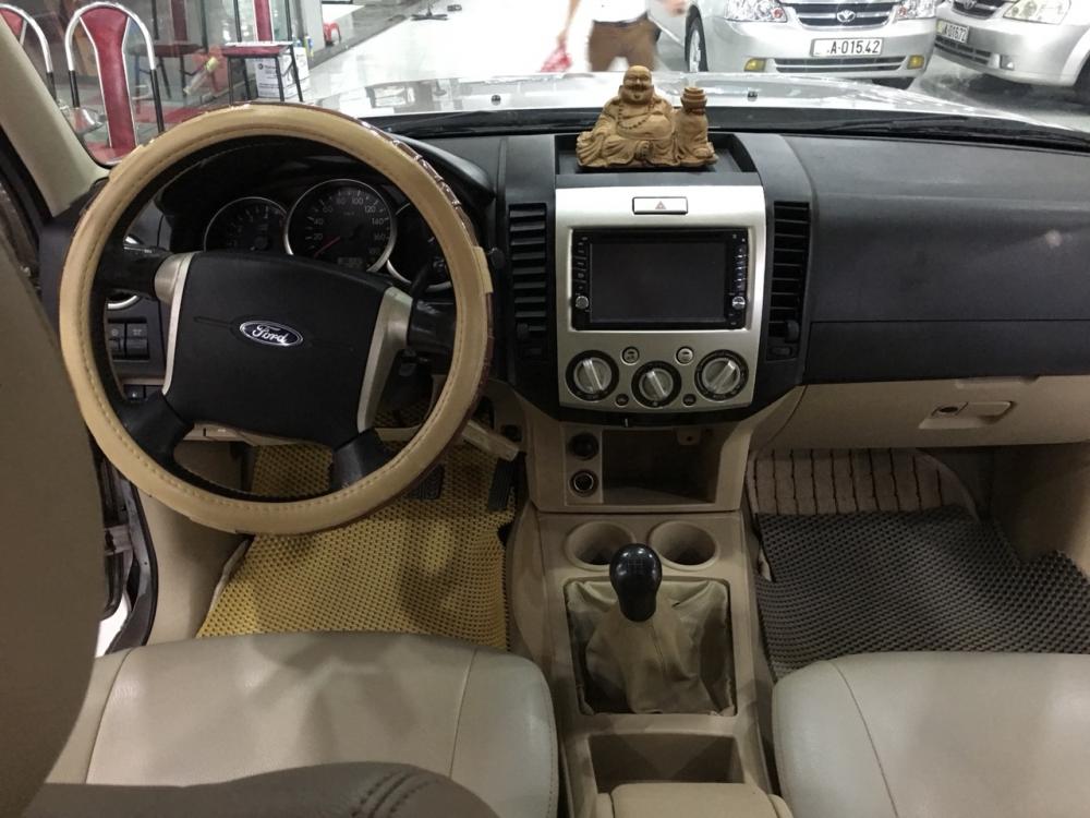 Ford Everest 2.5MT 2009 - Bán ô tô Ford Everest 2.5MT năm sản xuất 2009, màu kem (be), 455 triệu