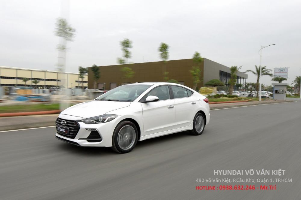 Hyundai Elantra 1.6 2018 - Bán xe Hyundai Elantra 2018, màu trắng