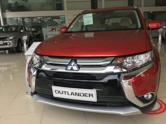 Mitsubishi Outlander 2018 - Bán xe Mitsubishi Outlander năm 2018, màu đỏ, giá 807tr