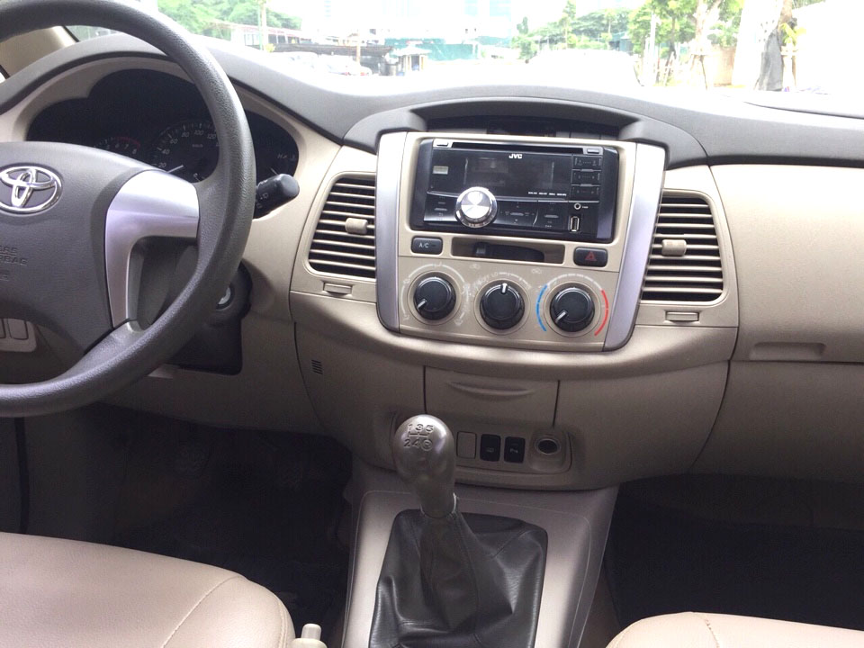 Toyota Innova 2.0 E 2015 - Chính chủ cần bán xe Toyota Inova 2.0 E, tư nhân chính chủ, sản xuất 2015