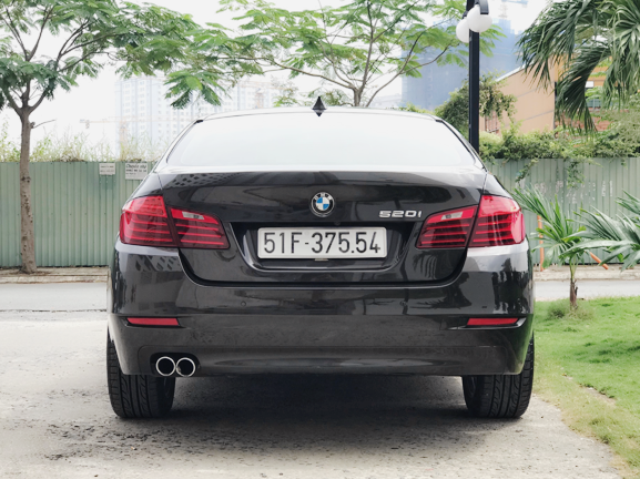 BMW 5 Series 520i 2015 - Bán BMW 520i model 2016 màu nâu, xe mua mới