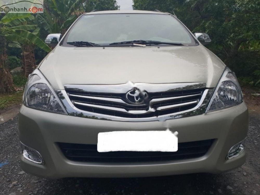 Toyota Innova 2.0J 2006 - Cần bán lại xe Toyota Innova 2.0J sản xuất năm 2006, xe gia đình