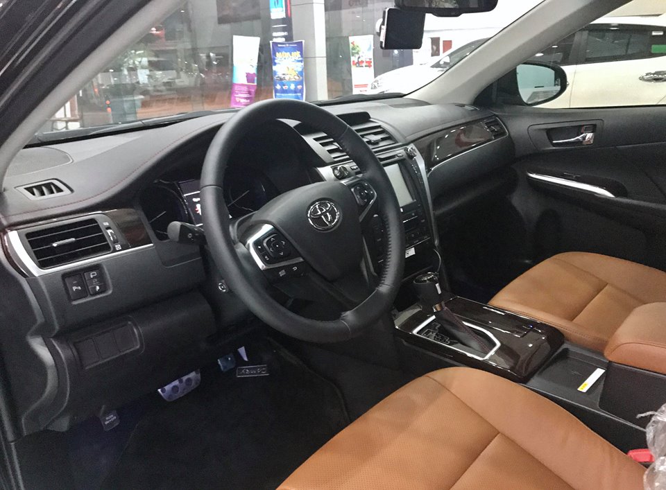 Toyota Camry 2.5Q 2018 - Bán Toyota Camry 2.5Q 2018, màu đen, khuyến mại 30 triệu tại Nam Định