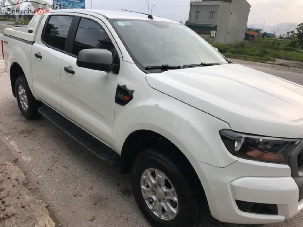 Ford Ranger 2017 - Cần bán gấp Ford Ranger sản xuất năm 2017, màu trắng, xe nhập