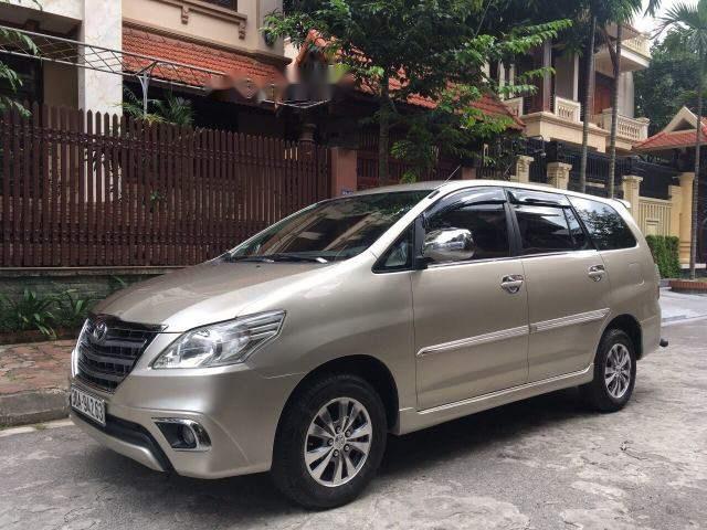 Toyota Innova  2.0EMT 2015 - Cần bán gấp Toyota Innova 2.0EMT đời 2015 số sàn giá cạnh tranh