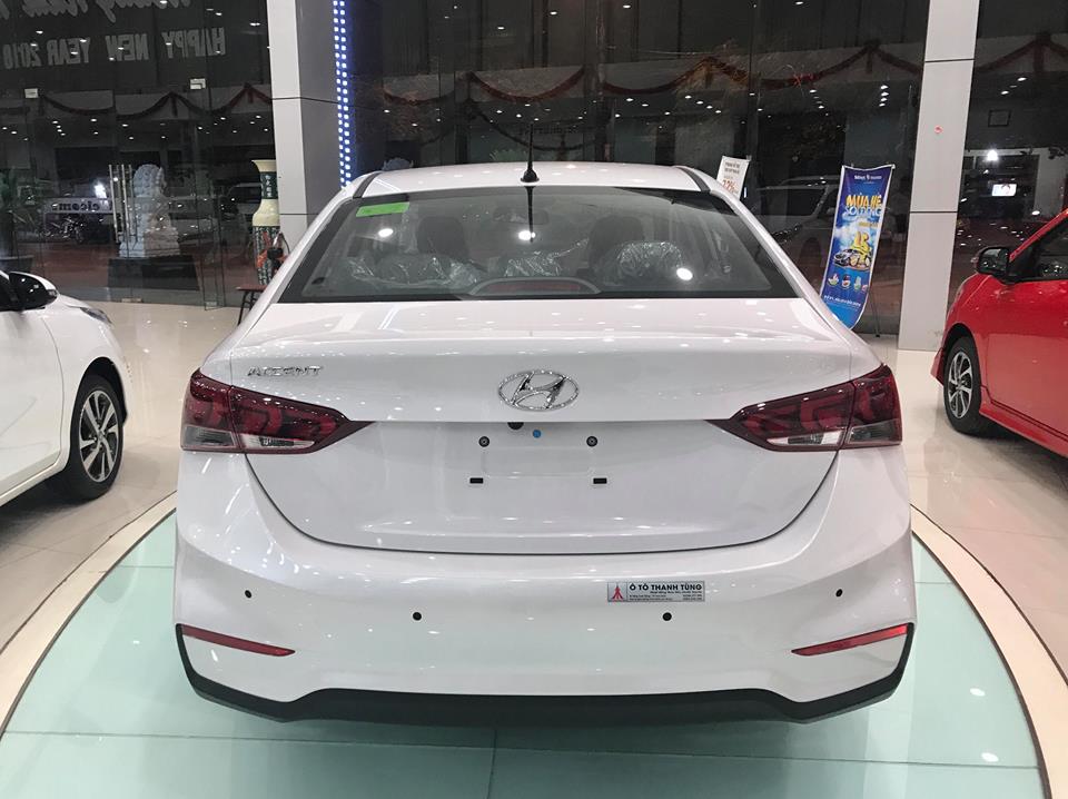 Hyundai Accent   2018 - Bán xe Hyundai Accent bản đặc biệt, màu trắng - xe giao ngay tại Nam Định