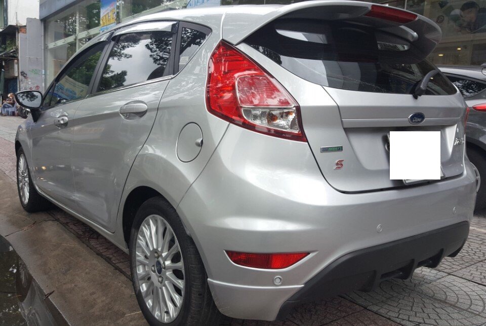 Ford Fiesta 1.0 Ecoboost 2013 - Bán ô tô Ford Fiesta 1.0 Ecoboost đời 2013, màu bạc, giá chỉ 439 triệu, xe chính hãng