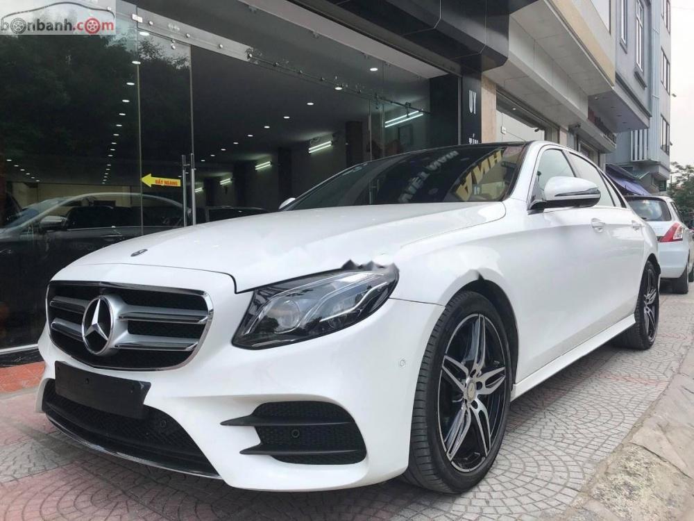 Mercedes-Benz E class E300 AMG  2017 - Bán xe Mercedes E300 AMG đời 2017, màu trắng