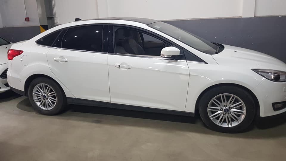 Ford Focus  1.5L Ecoboost Titanium 2 2017 - Bán xe Ford Focus Titanium năm sản xuất 2017, màu trắng, giá tốt