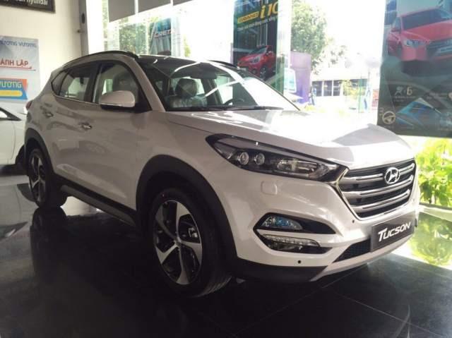 Hyundai Tucson 2018 - Bán ô tô Hyundai Tucson đời 2018, màu trắng, giá tốt