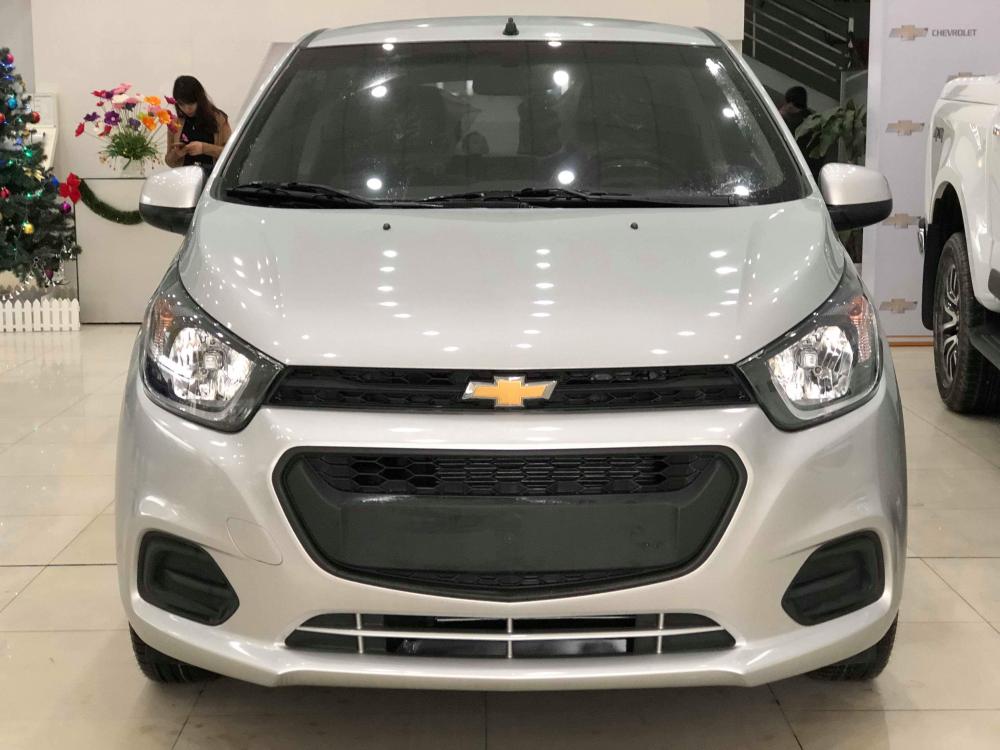 Chevrolet Spark LS 2018 - Spark 2018, trả góp 90% lăn bánh 40tr, giảm 40tr tiền mặt xe đủ màu, LH: Mr Quyền 0961.848.222