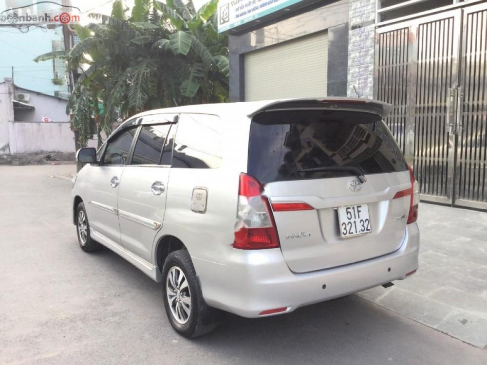 Toyota Innova 2.0 E 2015 - Bán ô tô Toyota Innova 2.0 E đời 2015, màu bạc, mới chạy 42000 km