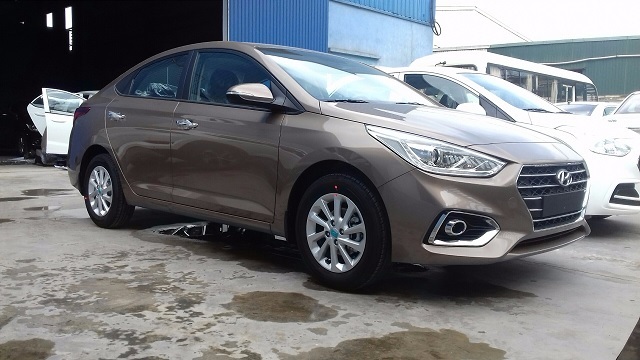 Hyundai Accent 2018 - Bán Accent tự động, cát ánh kim, giao xe ngay