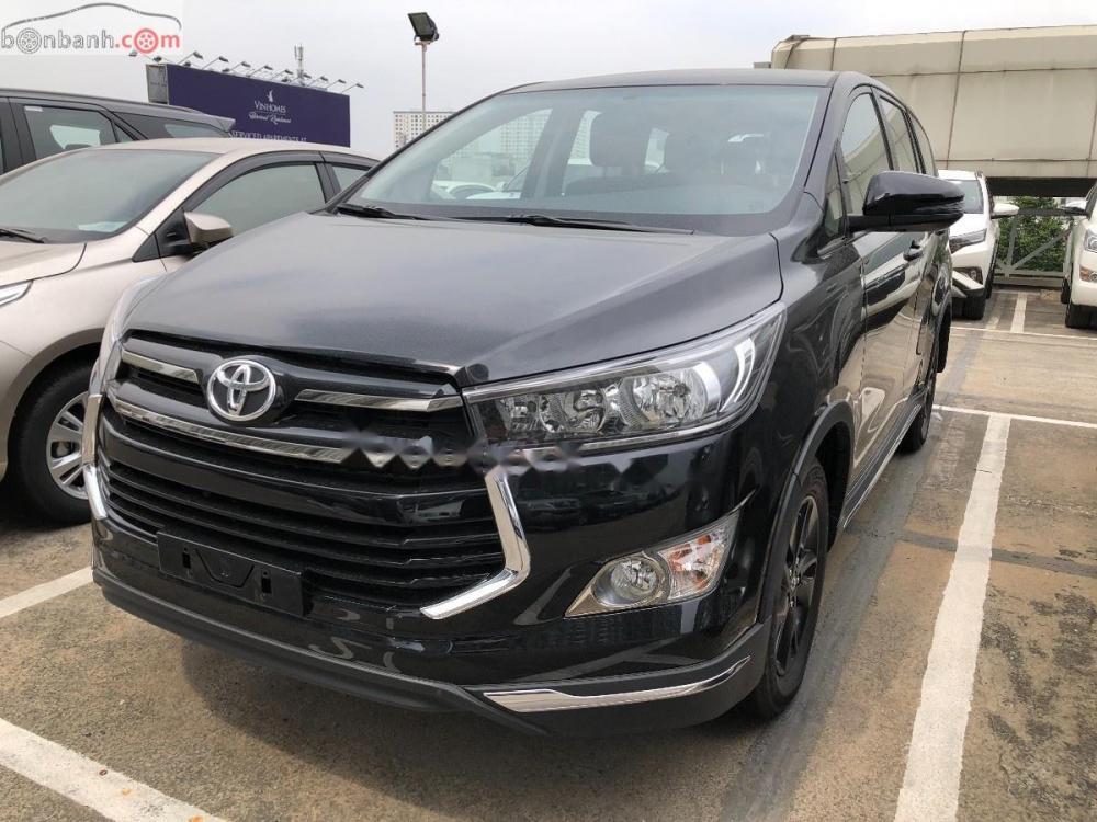 Toyota Innova 2.0 Venturer 2018 - Cần bán Toyota Innova 2.0 Venturer 2018, màu đen