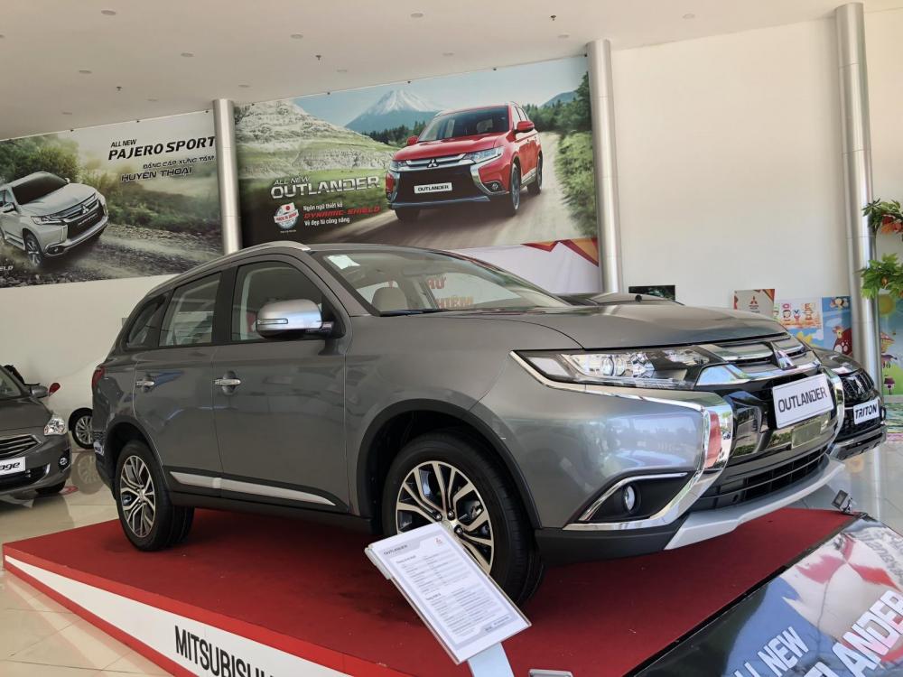 Mitsubishi Outlander 2.0 CVT 2018 - [Hot] Outlander 2018 chỉ 807 triệu, khuyến mãi khủng tại Tam Kỳ, góp 90% - Liên hệ 0965833881