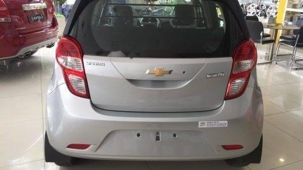 Chevrolet Spark LS 2018 - Spark 2018, trả góp 90% lăn bánh 40tr, giảm 40tr tiền mặt xe đủ màu, LH: Mr Quyền 0961.848.222