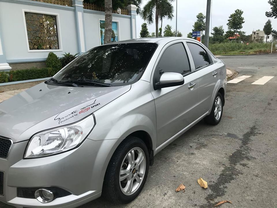 Chevrolet Aveo 2016 - Bán Chevrolet Aveo 2016 màu bạc số sàn, xe dùng kỹ