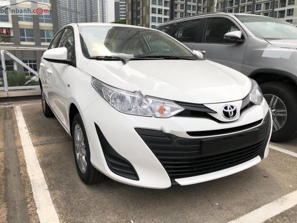 Toyota Vios 1.5E MT 2018 - Bán xe Toyota Vios 1.5E MT đời 2018, màu trắng