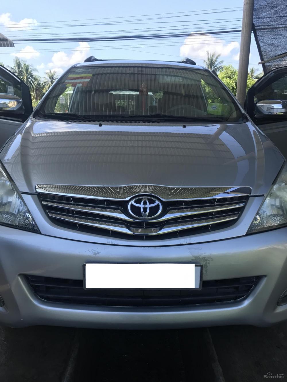 Toyota Innova   V 2009 - Xe gia đình không nhu cầu sử dụng cần bán gấp xe Innova 2009, số tự động, xe cực đẹp