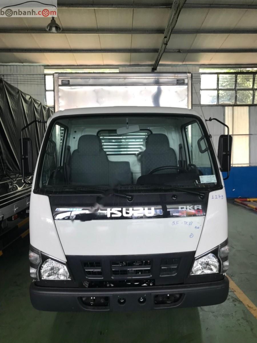 Isuzu QKR 230 2018 - Bán xe Isuzu QKR 230 thùng kín màu trắng, thùng dài 6,2m