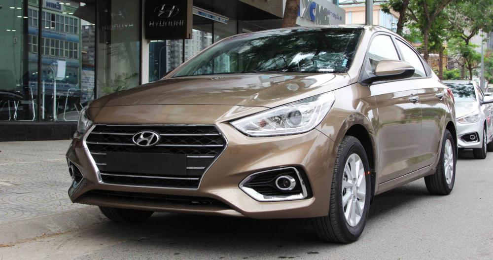 Hyundai Accent 2018 - Bán Accent tự động, cát ánh kim, giao xe ngay