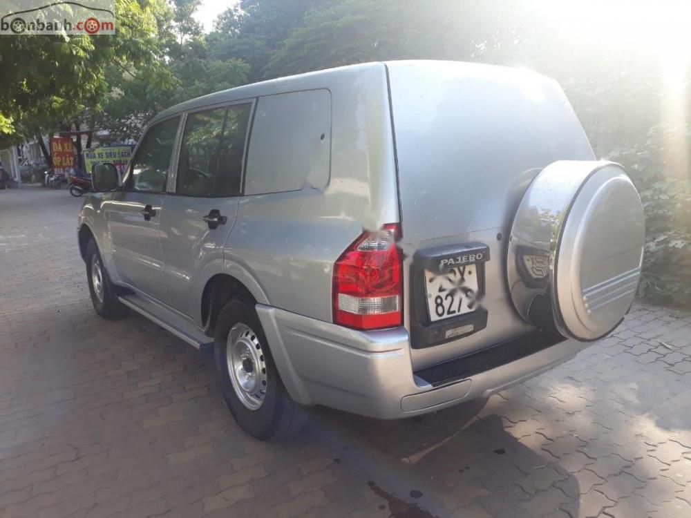 Mitsubishi Pajero 2005 - Bán xe Mitsubishi Pajero đời 2005, màu bạc, nhập khẩu, giá 260tr