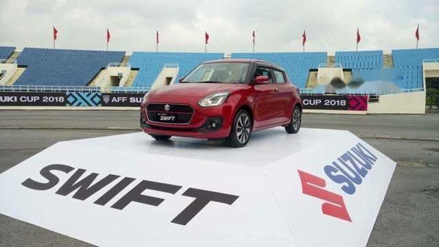 Suzuki Swift 2018 - Cần bán Suzuki Swift đời 2018, màu đỏ giá cạnh tranh