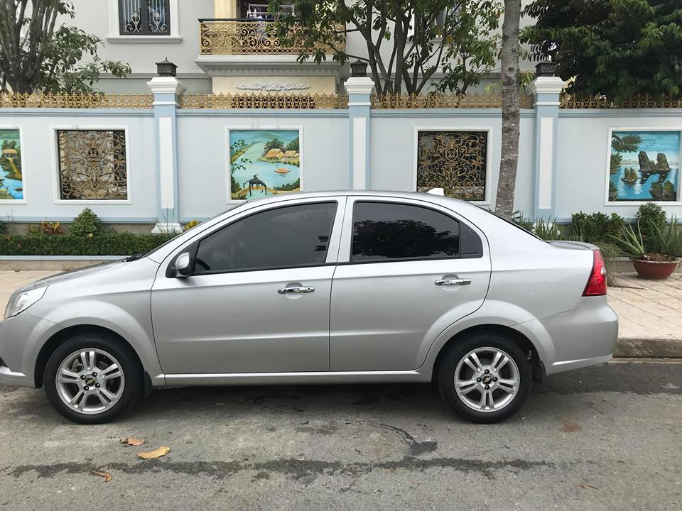 Chevrolet Aveo 2016 - Bán Chevrolet Aveo 2016 màu bạc số sàn, xe dùng kỹ