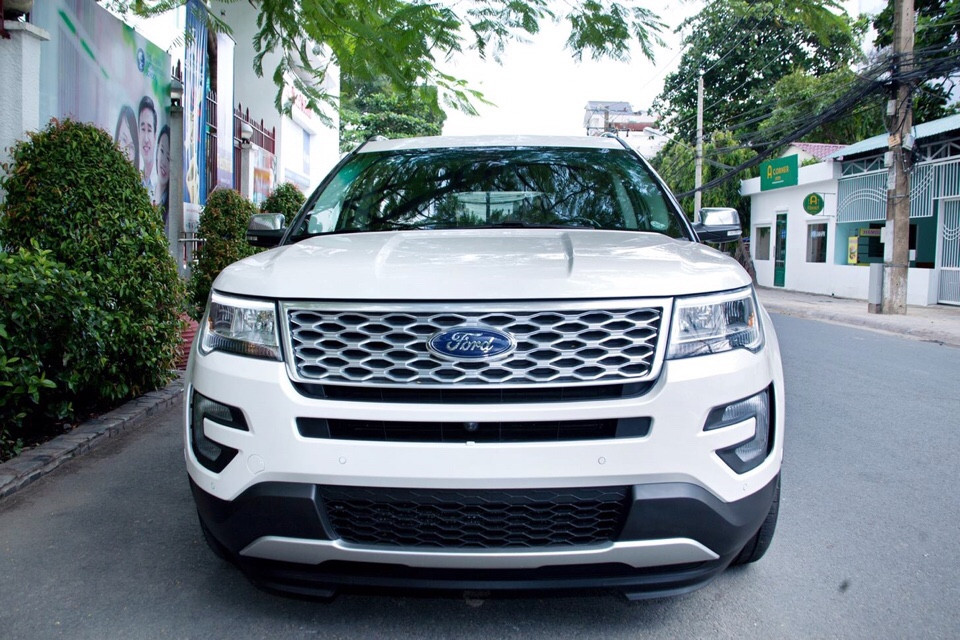 Ford Explorer 2.3L Ecoboost Limited 2018 - Bán Ford Explorer 2.3L Ecoboost Limited, Sx 2018, màu trắng, xe cực đẹp