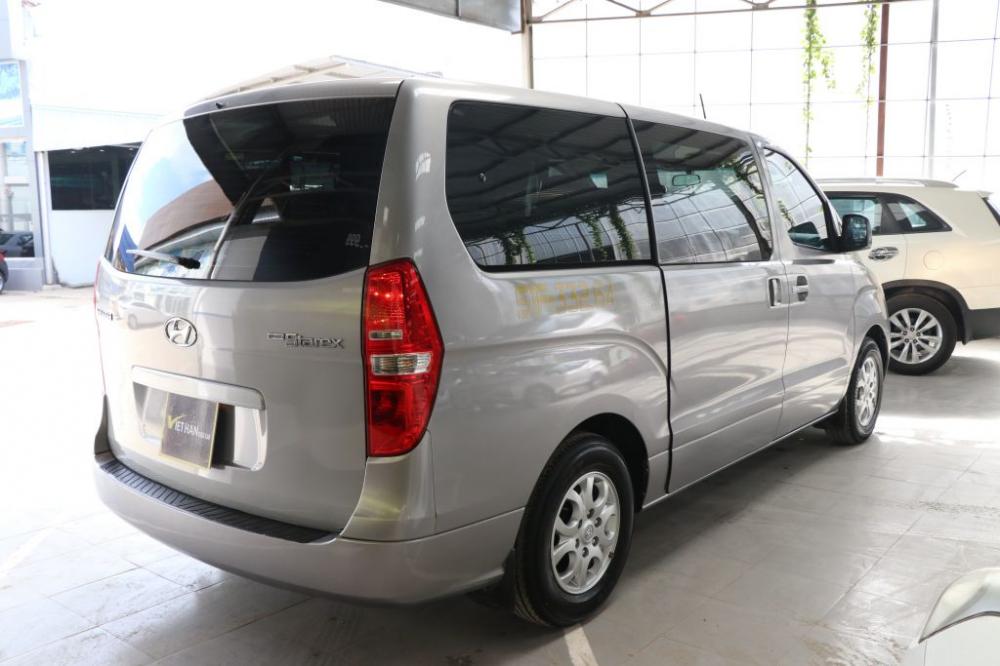 Hyundai Starex 2.5MT 2015 - Cần bán Hyundai Starex 2.5MT sản xuất 2015, màu xám (ghi), nhập khẩu nguyên chiếc, giá tốt