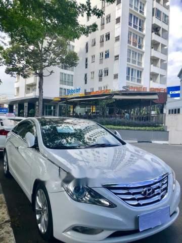 Hyundai Sonata 2010 - Cần bán gấp Hyundai Sonata đời 2010, màu trắng giá cạnh tranh