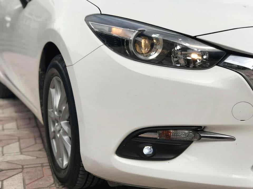 Mazda 3 Facelift  2017 - Bán ô tô Mazda 3 Facelift Hatchback đời 2017, màu trắng, 695 triệu