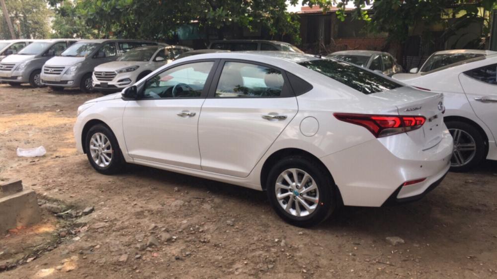 Hyundai Accent 1.4 MT 2018 - Bán Hyundai Accent, số sàn, màu trắng, xe giao ngay, giá KM hấp dẫn, hỗ trợ vay trả góp LS ưu đãi. LH: 0903175312