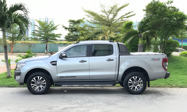 Ford Ranger 3.2AT Wildtrak 2016 - Bán Ford Ranger Wildtrak 3.2AT 03/2016 màu xám titan, một chủ