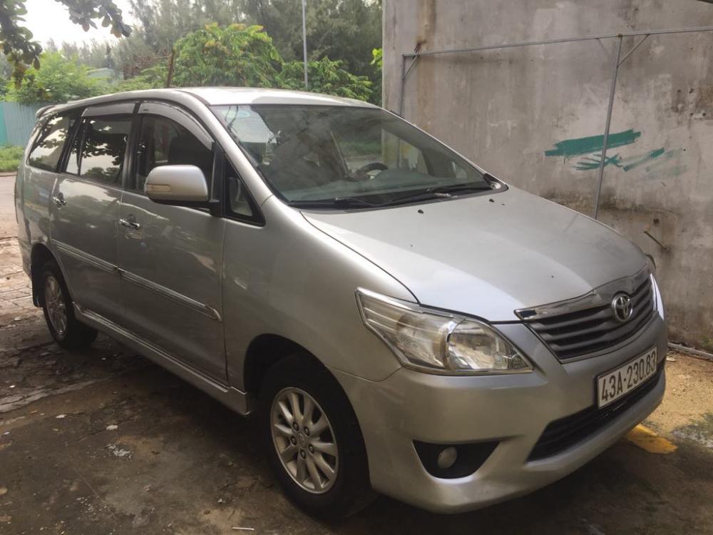 Toyota Innova V  2012 - Bán xe Toyota Innova V sản xuất 2012, màu bạc