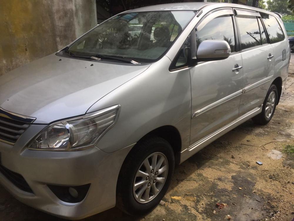 Toyota Innova V  2012 - Bán xe Toyota Innova V sản xuất 2012, màu bạc