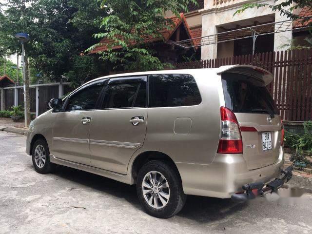 Toyota Innova  2.0EMT 2015 - Cần bán gấp Toyota Innova 2.0EMT đời 2015 số sàn giá cạnh tranh