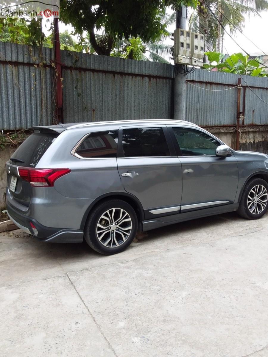 Mitsubishi Outlander 2.4 2016 - Bán xe Mitsubishi Outlander 2.4 năm 2016, màu xám, nhập khẩu, chính chủ 