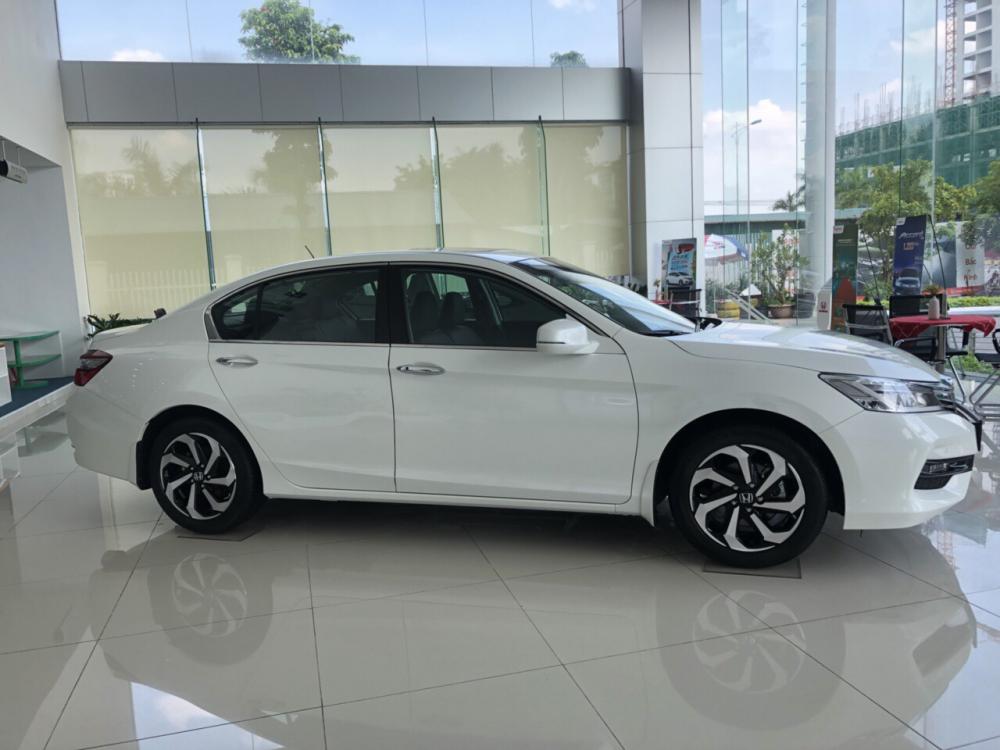 Honda Accord 2018 - Honda Bắc Giang bán Accord, nhập khẩu, 3 màu đen - trắng - đỏ, liên hệ: Mr. Trung - 0982.805.111