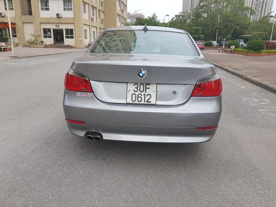 BMW 5 Series 525i 2004 - Cần bán xe BMW 5 Series sản xuất năm 2004, màu xám (ghi)